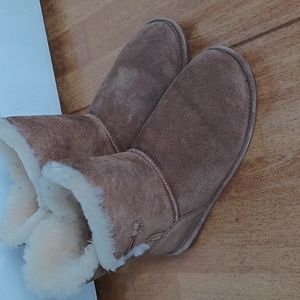 BearPaw boots size 8 women's,  suede upper sheepskin wool lining